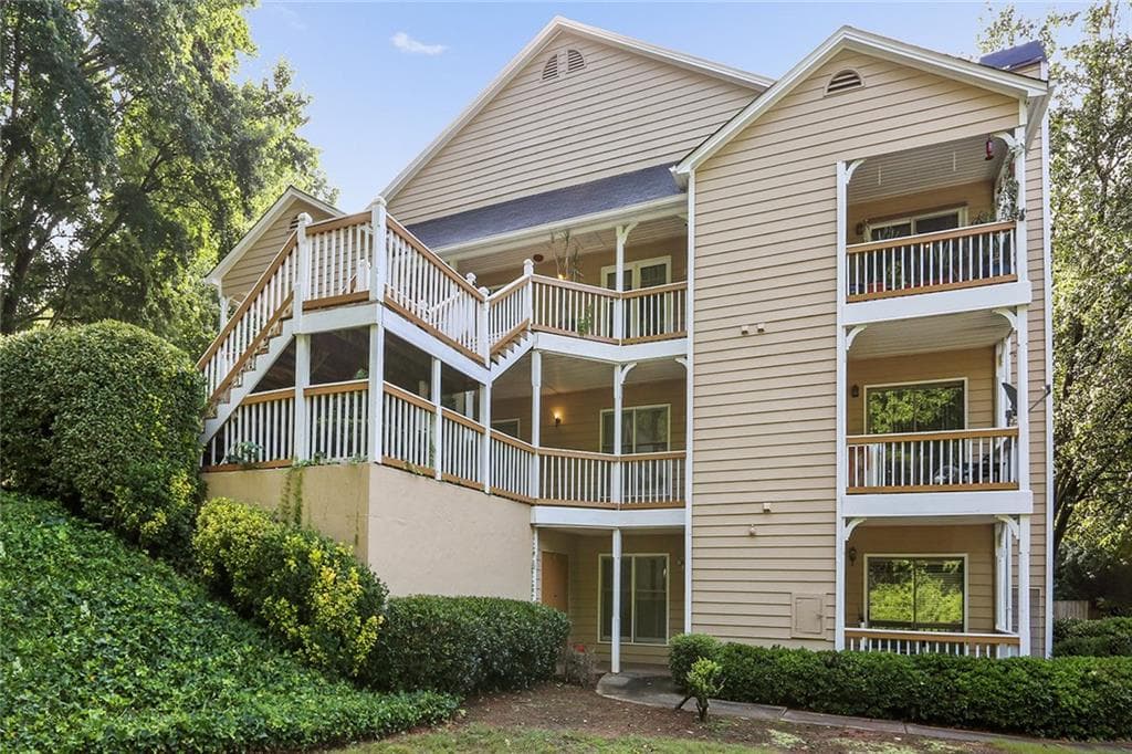 2709 Vineyard Way, Smyrna, GA 30082 — most recent listing photo