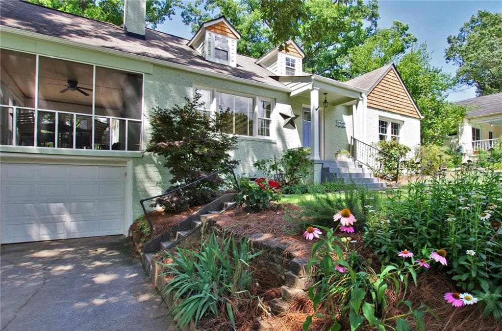 4 bedroom, 2,128 sq ft single family residence sold at 1100 Loring Street, Atlanta, GA 30316