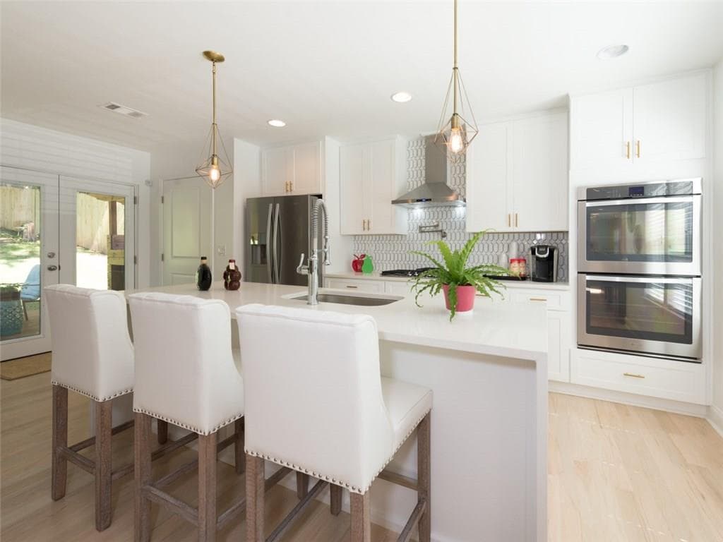 4 bedroom, 2,368 sq ft single family residence sold at 2059 Dellwood Place, Decatur, GA 30032