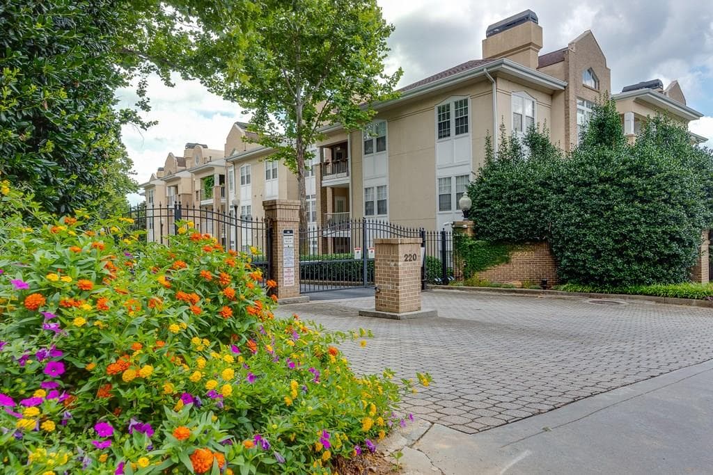 1 bedroom, 893 sq ft condominium sold at 220 NE RENAISSANCE Parkway 2124, Atlanta, GA 30308