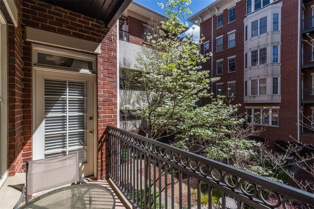 2 bedroom, 1,586 sq ft condominium sold at 850 Piedmont Avenue 2305, Atlanta, GA 30308