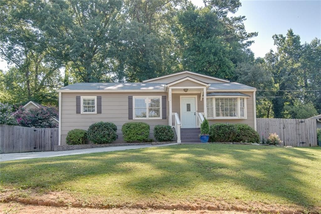 5 bedroom, 2,934 sq ft single family residence sold at 1689 Bridgeport Drive, Atlanta, GA 30329