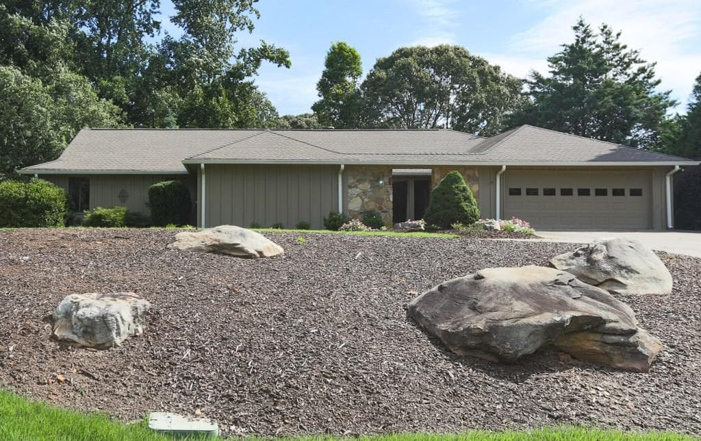 830 Saddle Hill Road, Roswell, GA 30075 — most recent listing photo