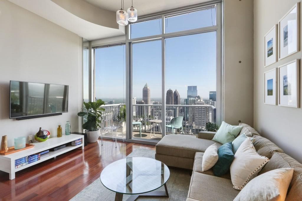 2 bedroom, 1,082 sq ft condominium sold at 855 Peachtree Street 3606, Atlanta, GA 30308
