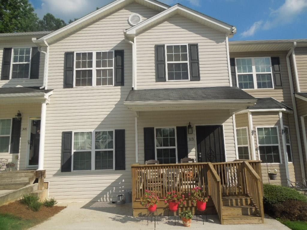 3 bedroom, 1,656 sq ft townhouse sold at 313 Venture Path, Hiram, GA 30141