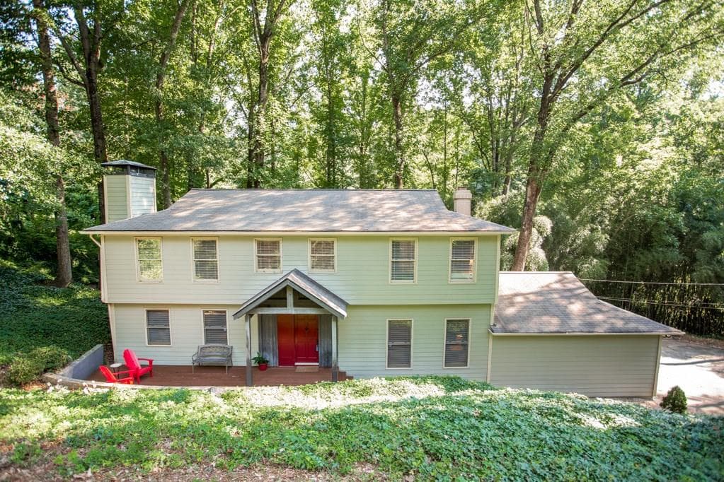4 bedroom, 2,562 sq ft single family residence sold at 2486 Melinda Drive, Atlanta, GA 30345