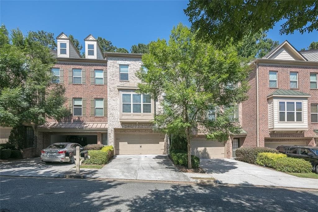 3 bedroom, 2,310 sq ft townhouse sold at 2925 Camplay Drive, Suwanee, GA 30024