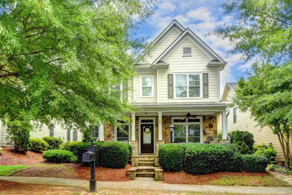 3 bedroom, 2,440 sq ft single family residence sold at 4865 Backbay Street, Suwanee, GA 30024