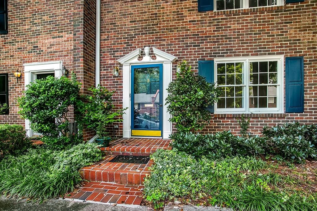 3 bedroom, 1,958 sq ft condominium sold at 1105 Clairemont Avenue B, Decatur, GA 30030