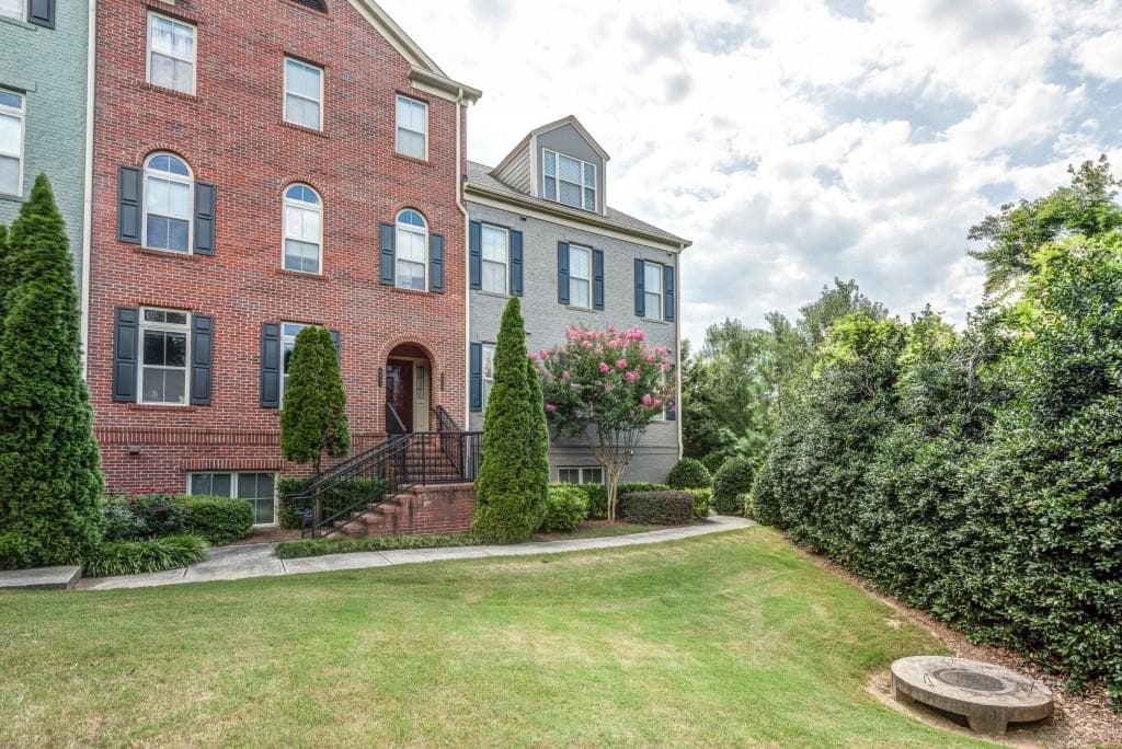 2 bedroom, 1,671 sq ft townhouse sold at 6473 Chariot Street 28, Atlanta, GA 30328