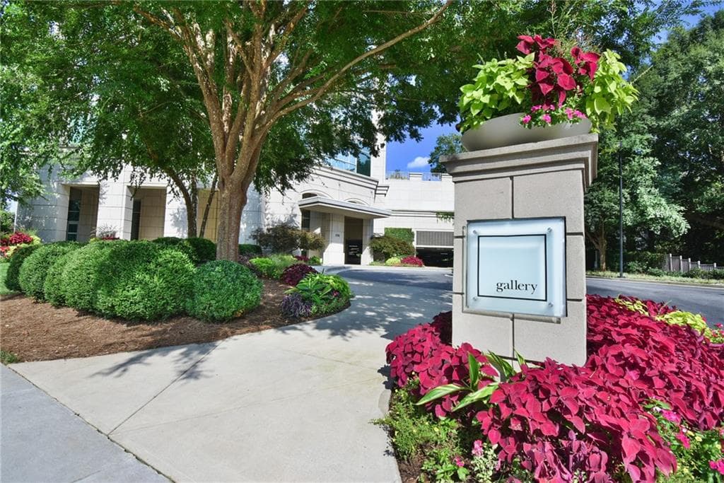 2 bedroom, 1,794 sq ft condominium sold at 2795 Peachtree Road 1708, Atlanta, GA 30305