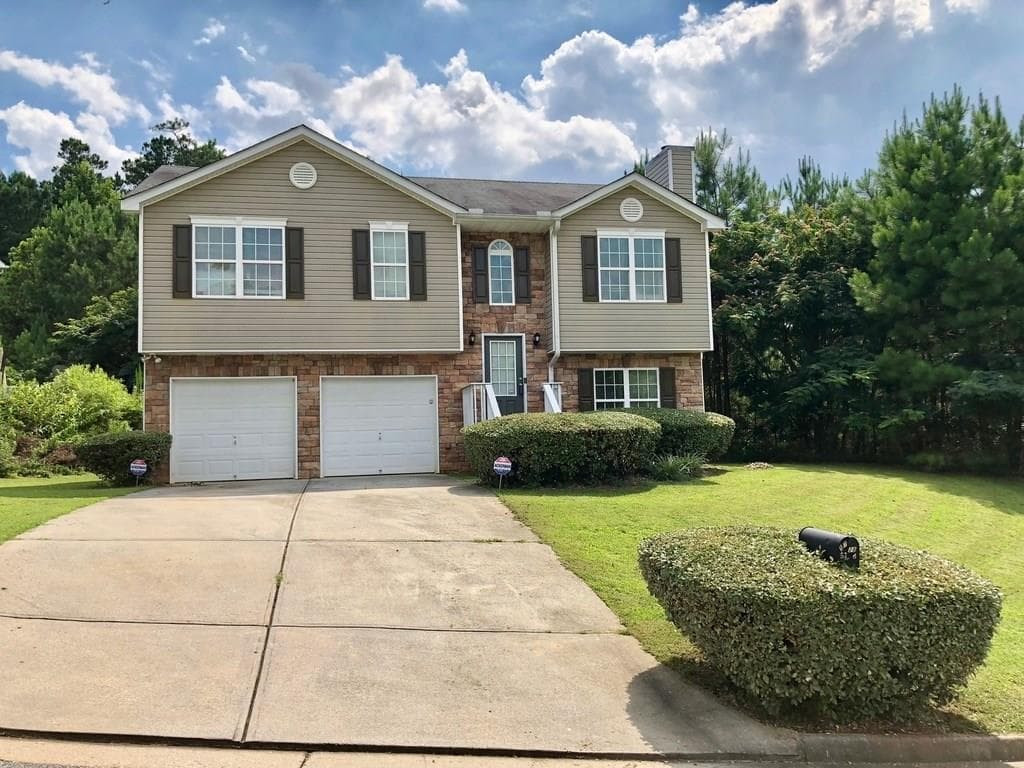 5728 UNION POINTE Drive, Union City, GA 30291 — most recent listing photo