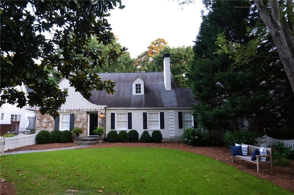 4 bedroom, 2,403 sq ft single family residence sold at 3072 Peachtree Drive, Atlanta, GA 30305
