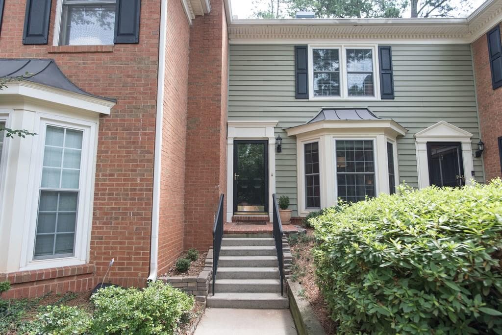 4 Mount Vernon Circle, Sandy Springs, GA 30338 — most recent listing photo