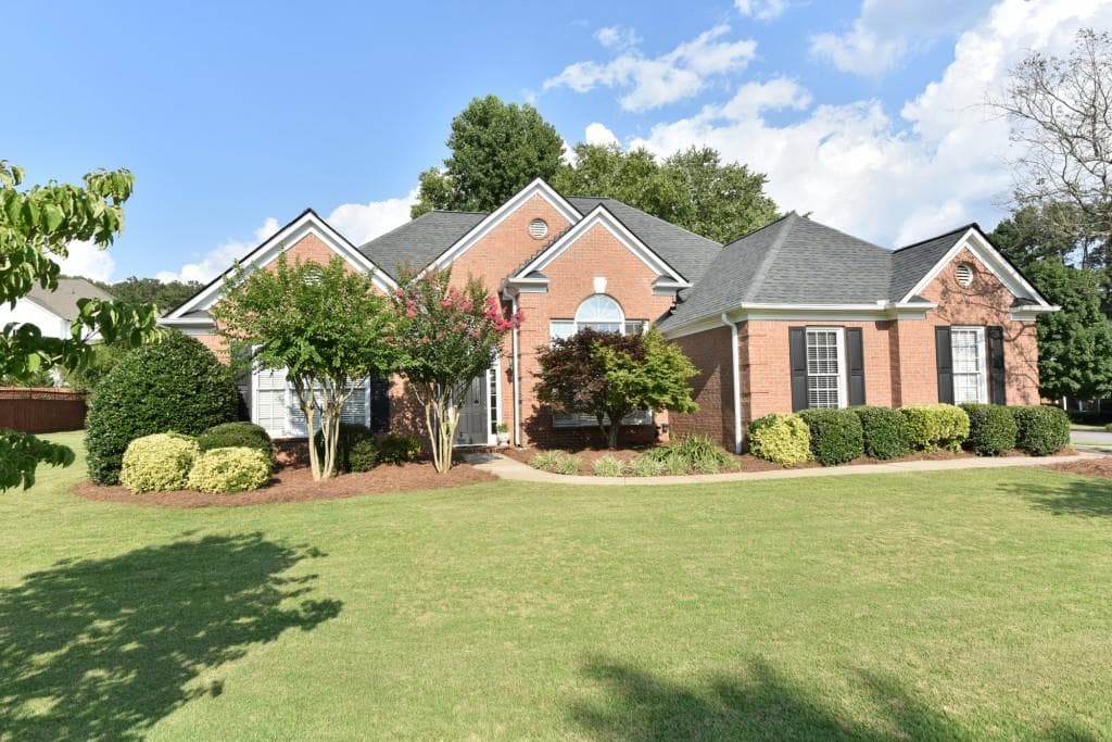 3 bedroom, 2,166 sq ft single family residence sold at 640 Arbor North Way, Alpharetta, GA 30004