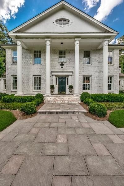 5 bedroom, 4,886 sq ft single family residence sold at 2893 Rivermeade Drive, Atlanta, GA 30327