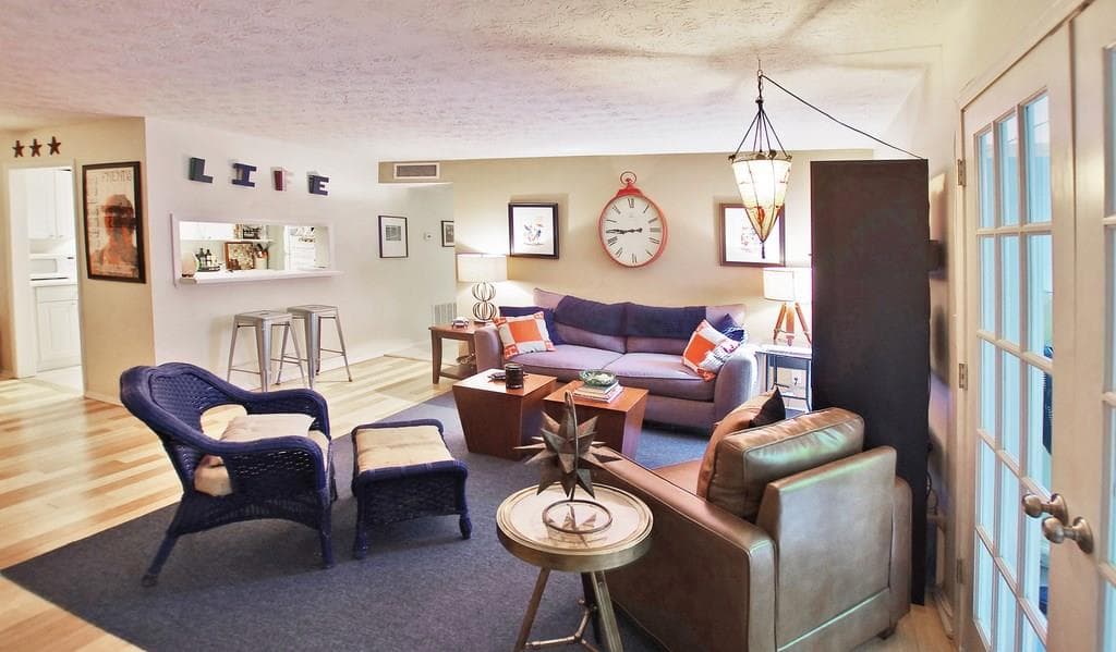 1 bedroom, 859 sq ft condominium sold at 317 Summit North Drive, Atlanta, GA 30324