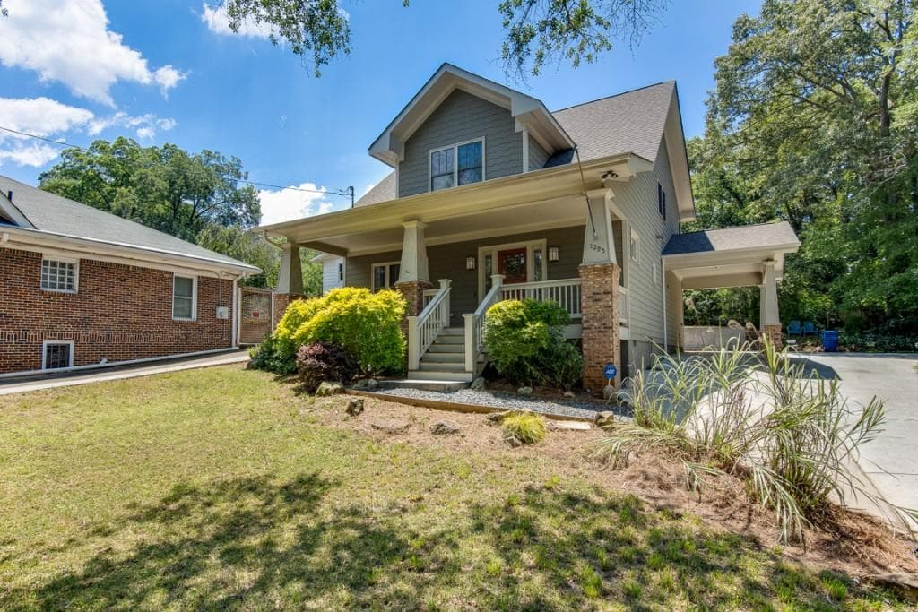 3 bedroom, 2,420 sq ft single family residence sold at 1295 Hardee Street, Atlanta, GA 30307
