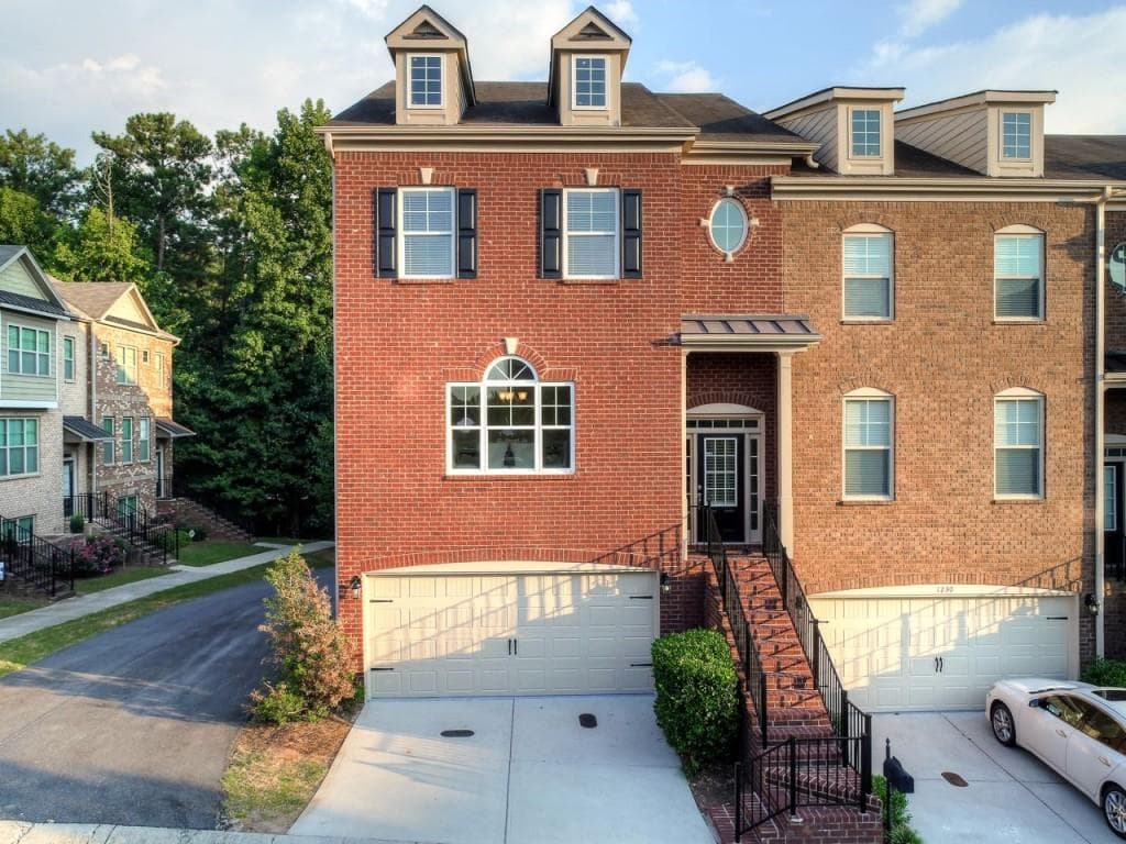3 bedroom, 2,214 sq ft townhouse sold at 1240 Jardin Court 25, Alpharetta, GA 30022