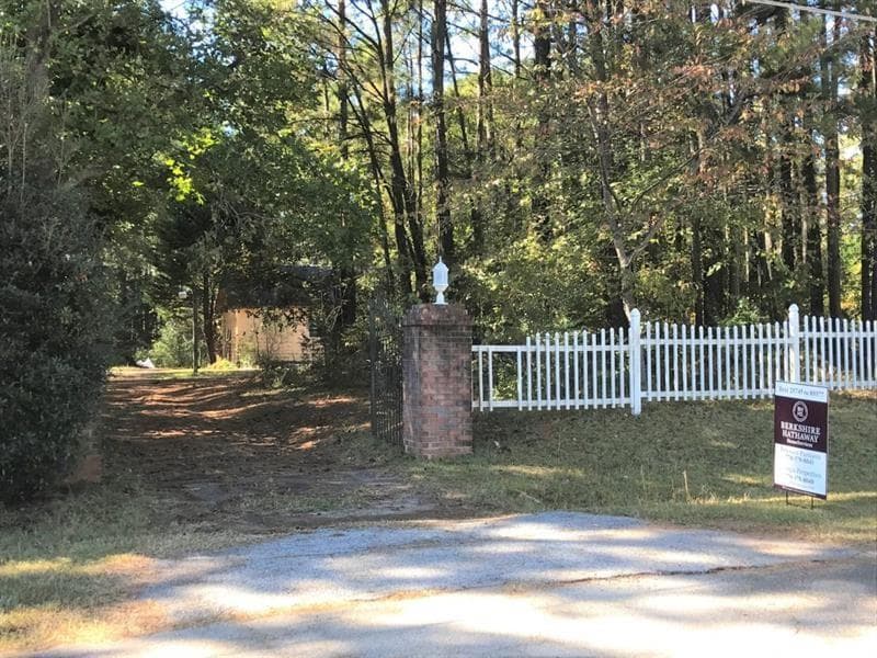 2421 Snapfinger Road, Decatur, GA 30034 — most recent listing photo