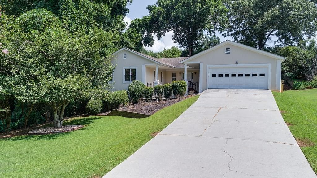 4 bedroom, 3,267 sq ft single family residence sold at 5905 Chimney Springs Road, Buford, GA 30518