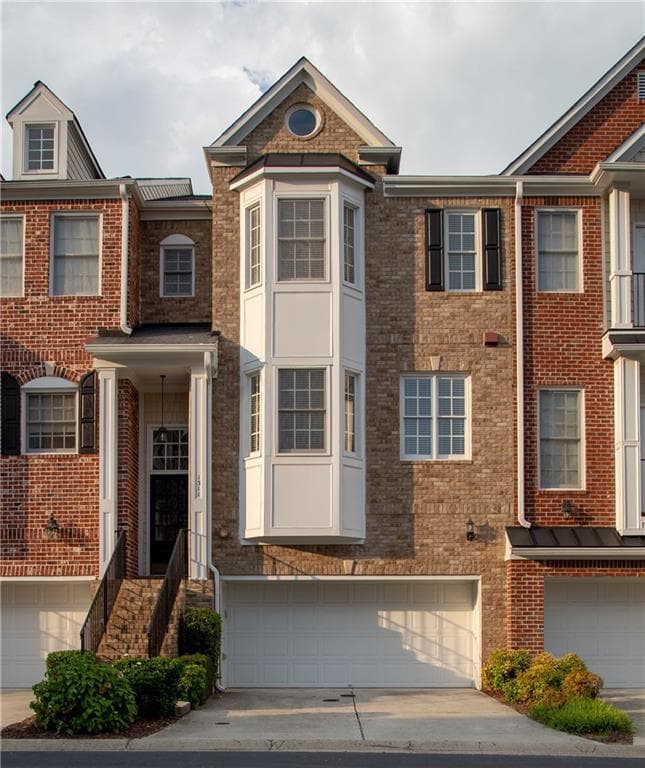 3 bedroom, 3,000 sq ft townhouse sold at 1311 Creekside Place, Smyrna, GA 30082