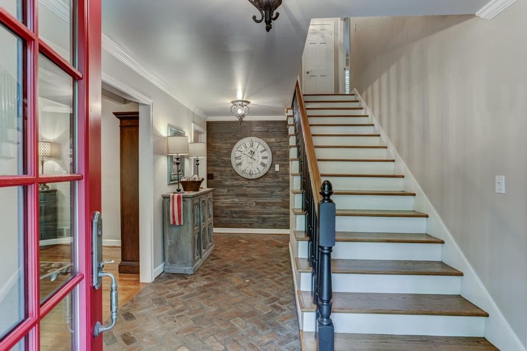 7070 Riverside Drive, Atlanta, GA 30328 — most recent listing photo