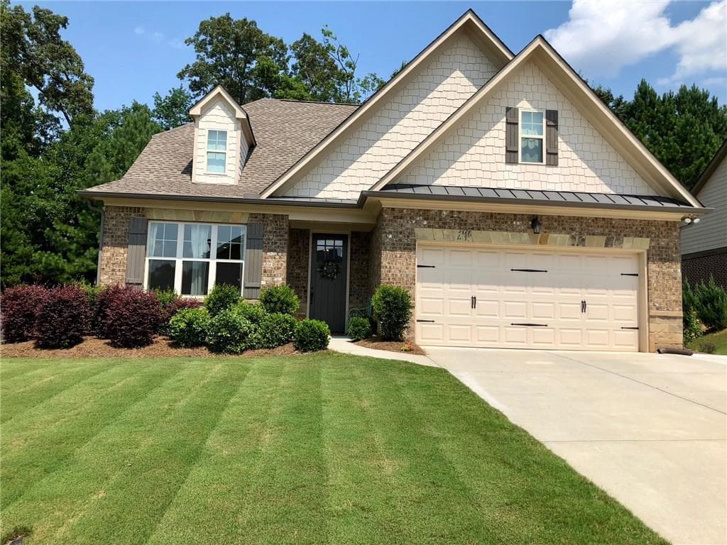 3 bedroom, 2,647 sq ft single family residence sold at 4242 Brentwood Drive, Buford, GA 30518