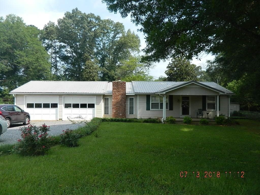 2 bedroom, 1,140 sq ft single family residence sold at 7288 Cave Spring Road, Cave Spring, GA 30124