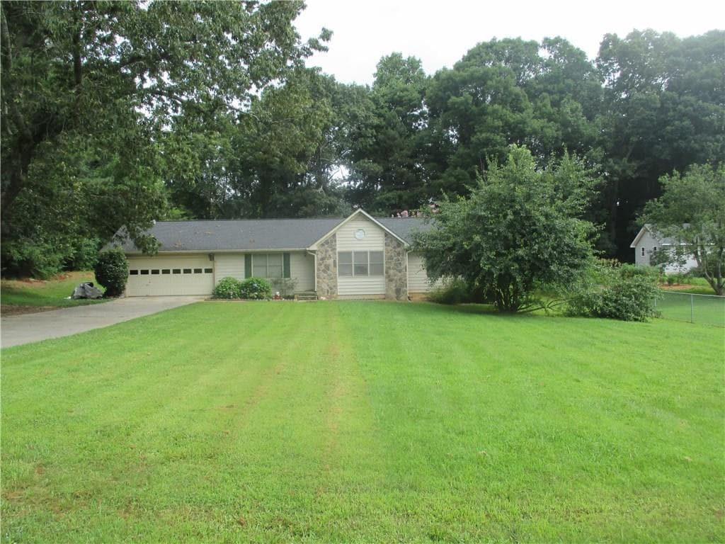 3 bedroom, 1,544 sq ft single family residence sold at 4213 Green Valley Drive, Gainesville, GA 30506