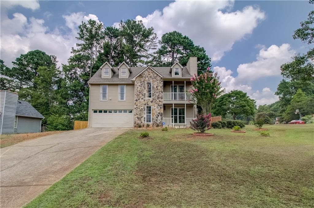 3 bedroom, 1,814 sq ft single family residence sold at 160 Grayland Creek Drive, Lawrenceville, GA 30046