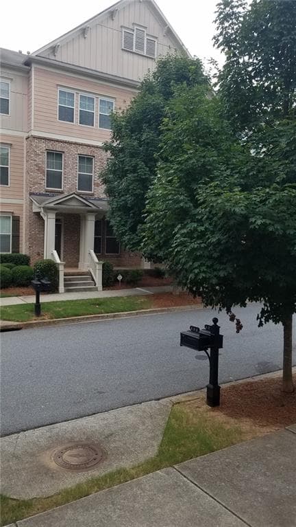 3 bedroom, 2,260 sq ft townhouse sold at 685 Village Field Court, Suwanee, GA 30024
