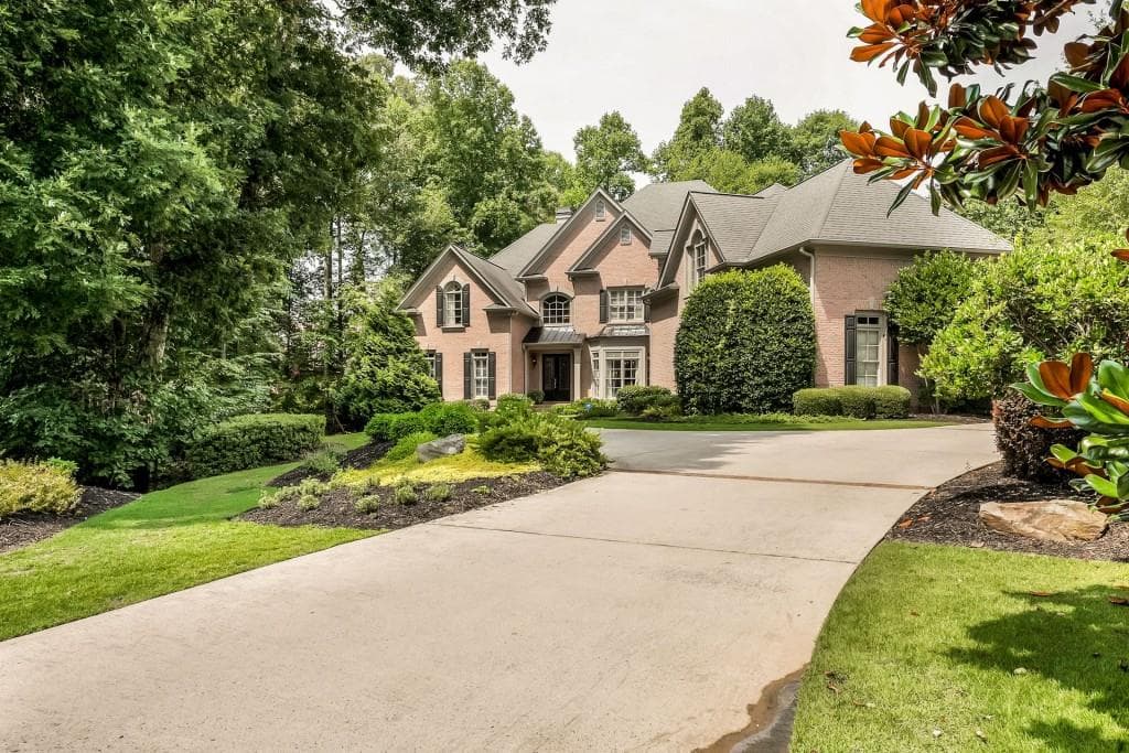 6 bedroom, 6,152 sq ft single family residence sold at 230 Atlanta Providence Court, Alpharetta, GA 30004
