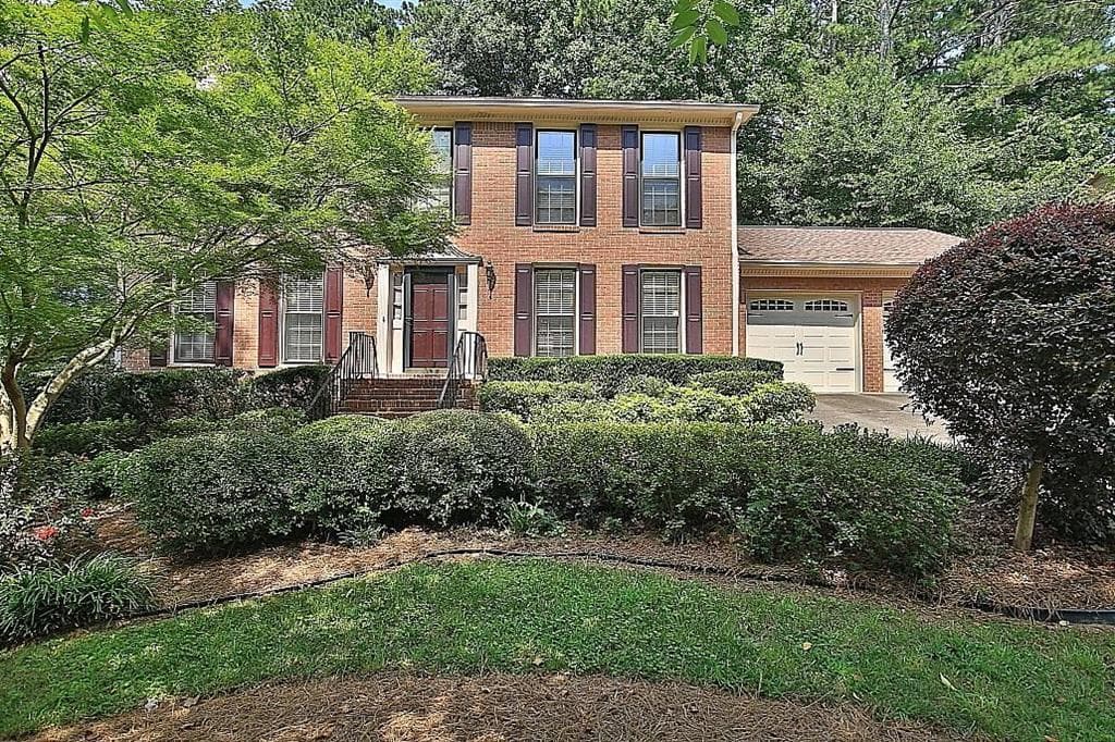 4 bedroom, 2,392 sq ft single family residence sold at 2810 Shurburne Drive, Alpharetta, GA 30022