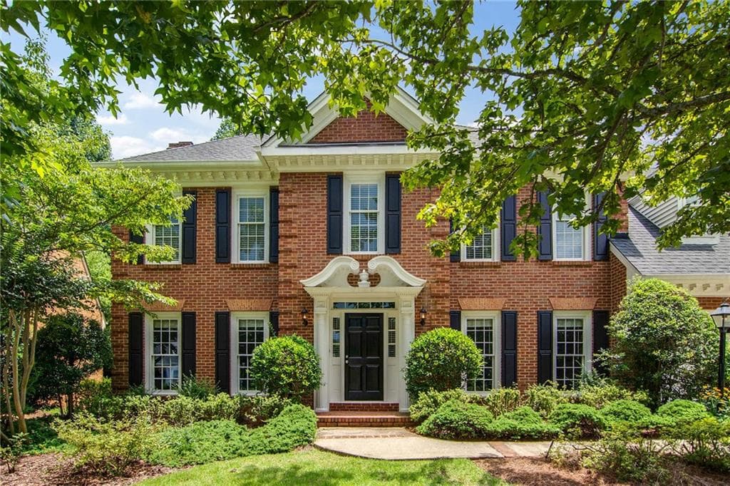 3 bedroom, 2,879 sq ft single family residence sold at 5472 Coburn Court, Atlanta, GA 30338