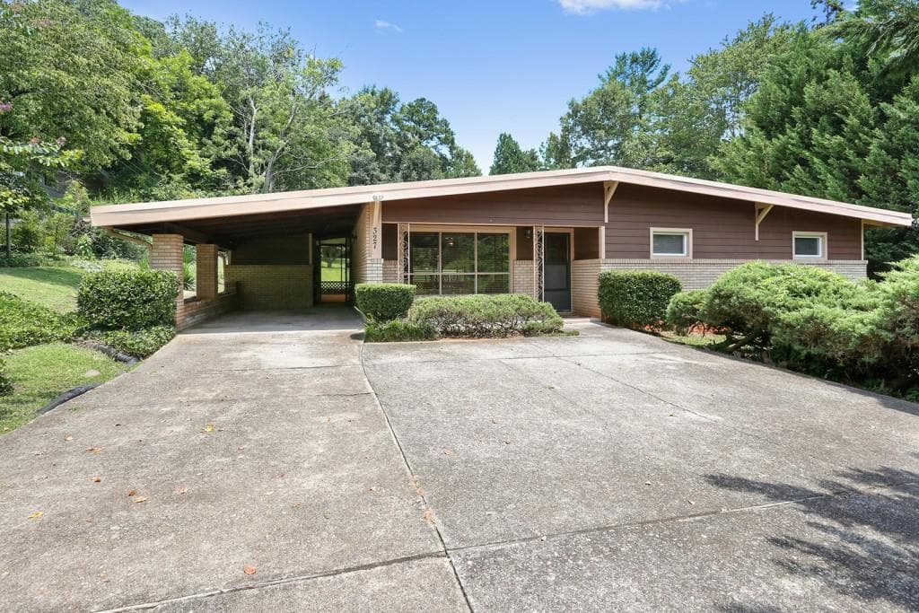 327 N Coleman Road, Roswell, GA 30075 — most recent listing photo