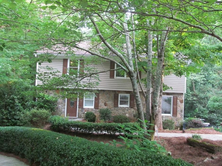 4 bedroom, 2,440 sq ft single family residence sold at 145 Shaker Hollow, Alpharetta, GA 30022