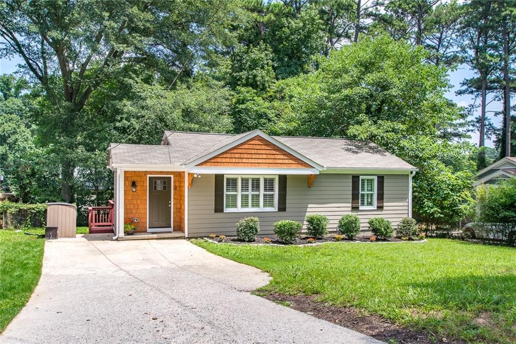3 bedroom, 1,416 sq ft single family residence sold at 2292 Brengare Drive, Decatur, GA 30033