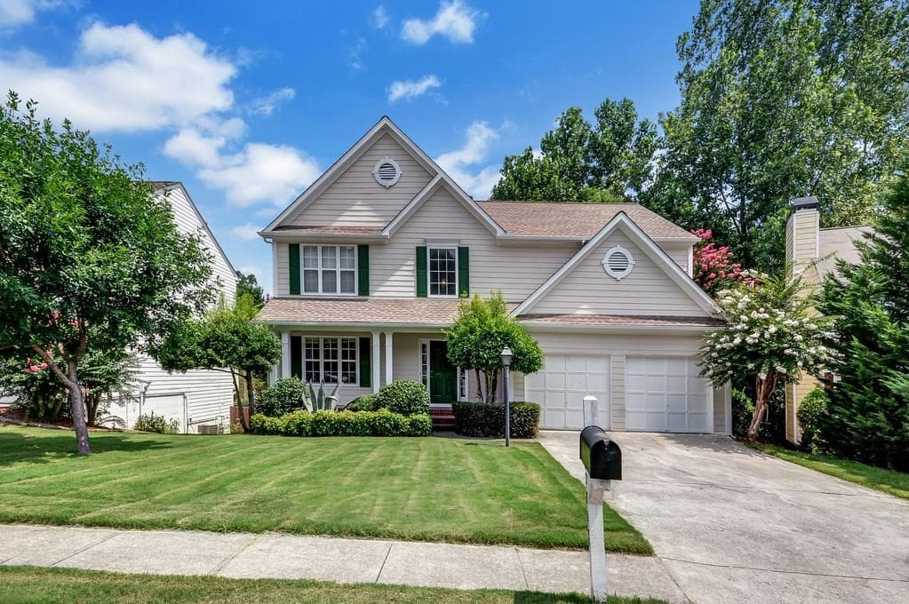 4 bedroom, 3,144 sq ft single family residence sold at 2725 White Blossom Lane, Suwanee, GA 30024