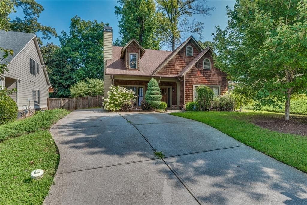 3 bedroom, 2,400 sq ft single family residence sold at 1930 Timberwood Trace, Decatur, GA 30032