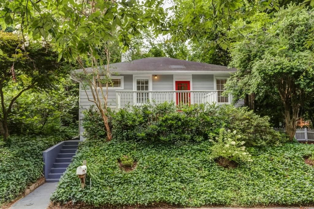 2 bedroom, 1,006 sq ft single family residence sold at 2874 Burden Street, Atlanta, GA 30318