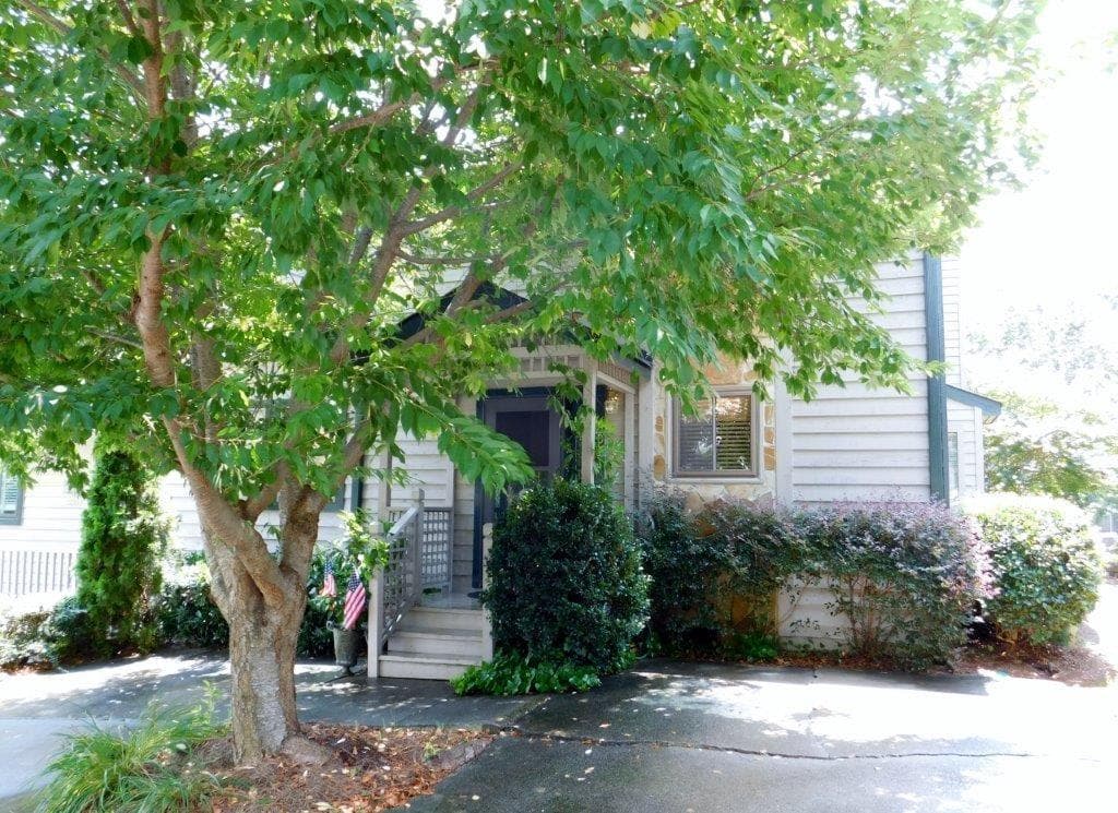 5056 Gardenia Circle, Marietta, GA 30068 — most recent listing photo