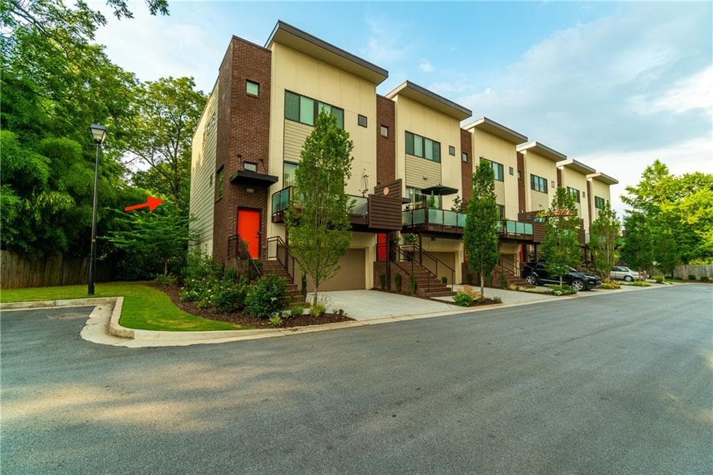 3 bedroom, 2,310 sq ft townhouse sold at 1310 Axis Circle, Atlanta, GA 30307