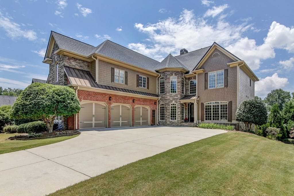 6 bedroom, 6,545 sq ft single family residence sold at 4039 Chapel Grove Drive, Marietta, GA 30062
