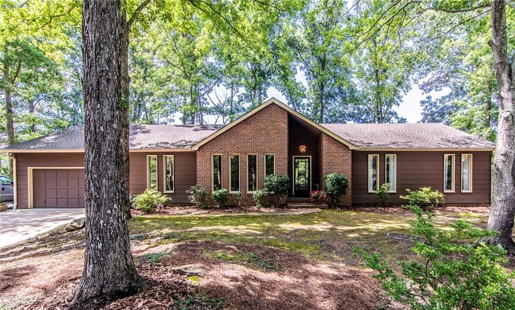 817 Hillwood Drive, Marietta, GA 30068 — most recent listing photo