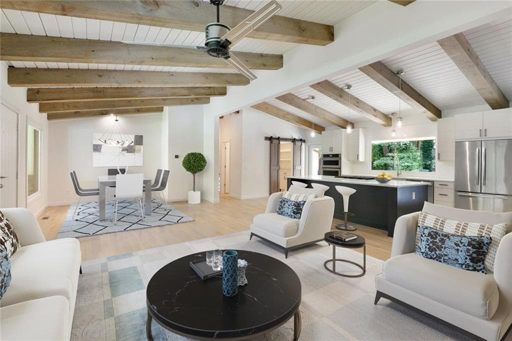 4 bedroom, 3,100 sq ft single family residence sold at 525 Bridgewater Drive, Atlanta, GA 30328