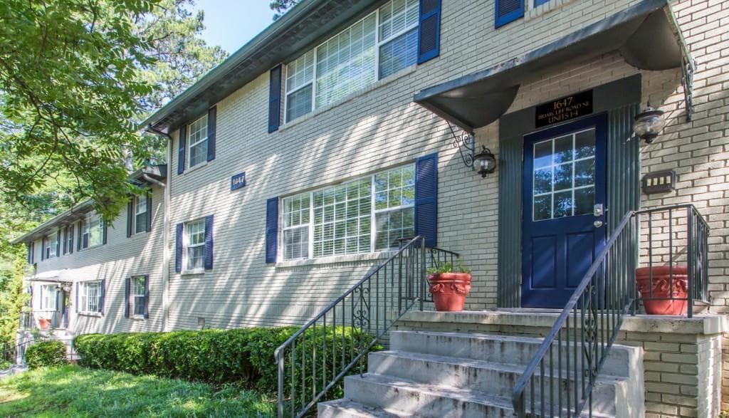 2 bedroom, 988 sq ft condominium sold at 1647 Briarcliff Road 2, Atlanta, GA 30306