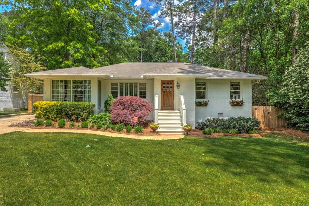 3 bedroom, 2,341 sq ft single family residence sold at 298 Midvale Drive, Atlanta, GA 30342