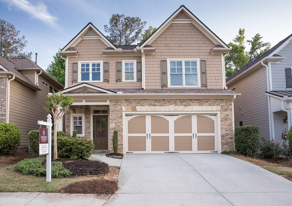 3 bedroom single family residence sold at 8405 Majors Mill Drive, Cumming, GA 30041