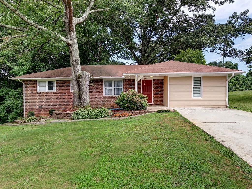 520 Shamrock Drive, Cumming, GA 30040 — most recent listing photo